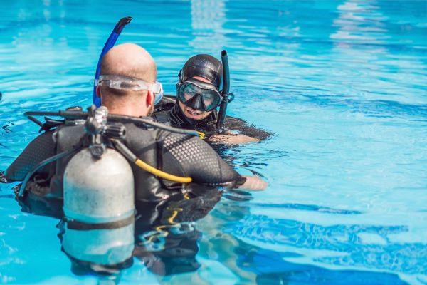 Delayed Surface Marker Buoy Diver