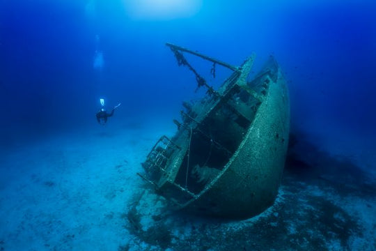 Wreck Diver